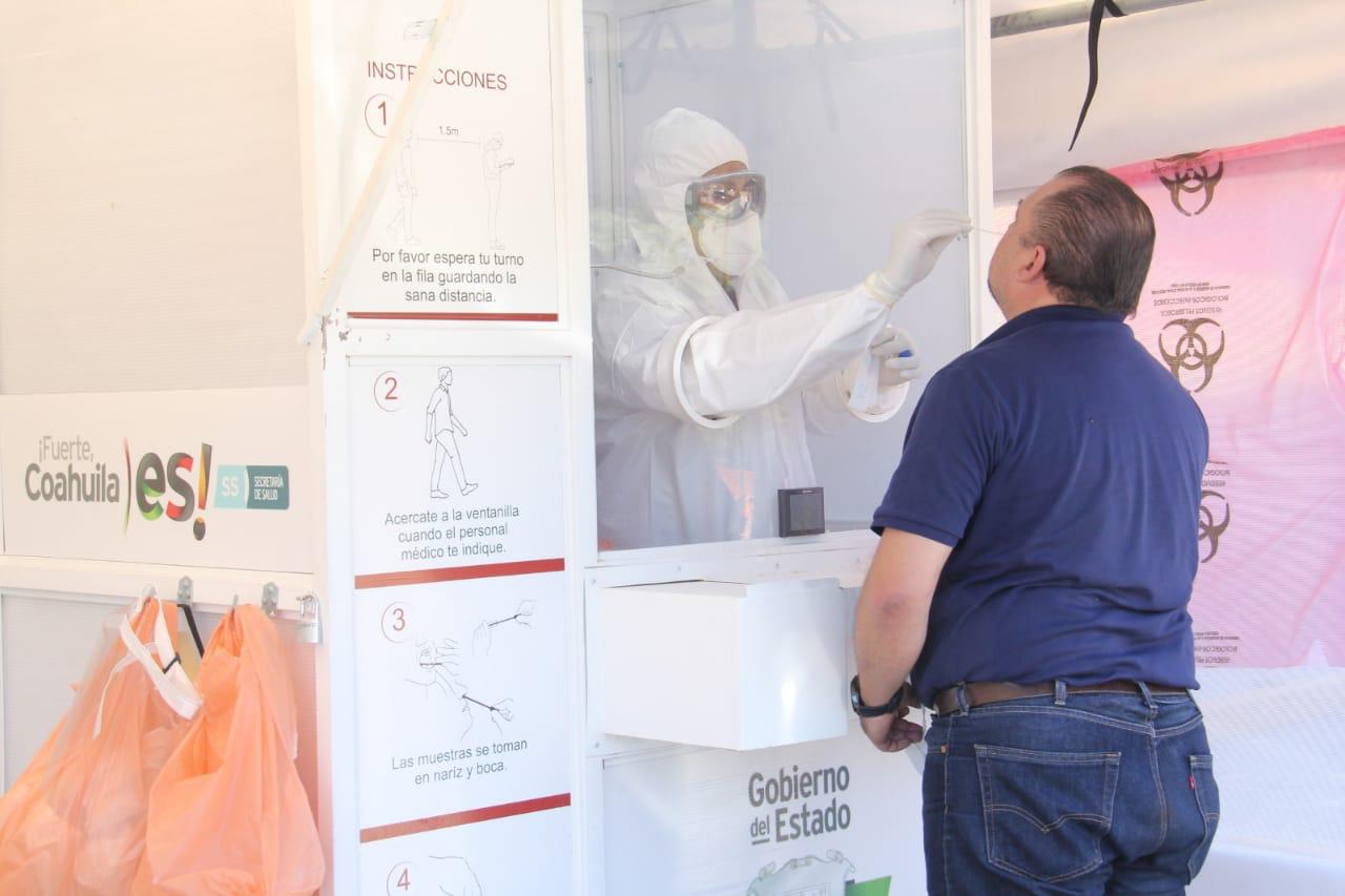 Ante la creciente demanda de pruebas Covid-19, las autoridades sanitarias definieron criterios para procurar evitar la saturación en las unidades de toma de muestra.