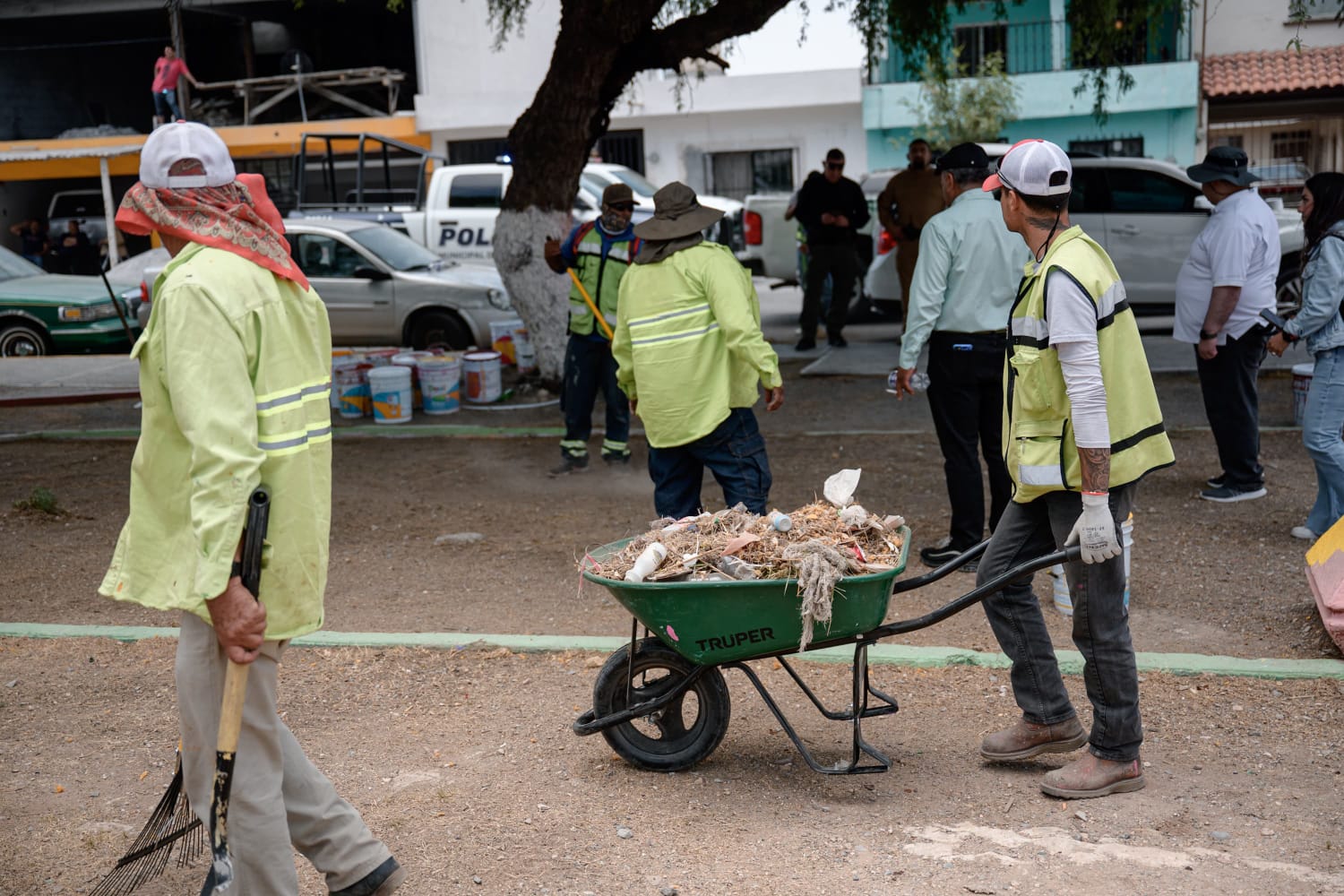Libran multas y arrestos con trabajo comunitario