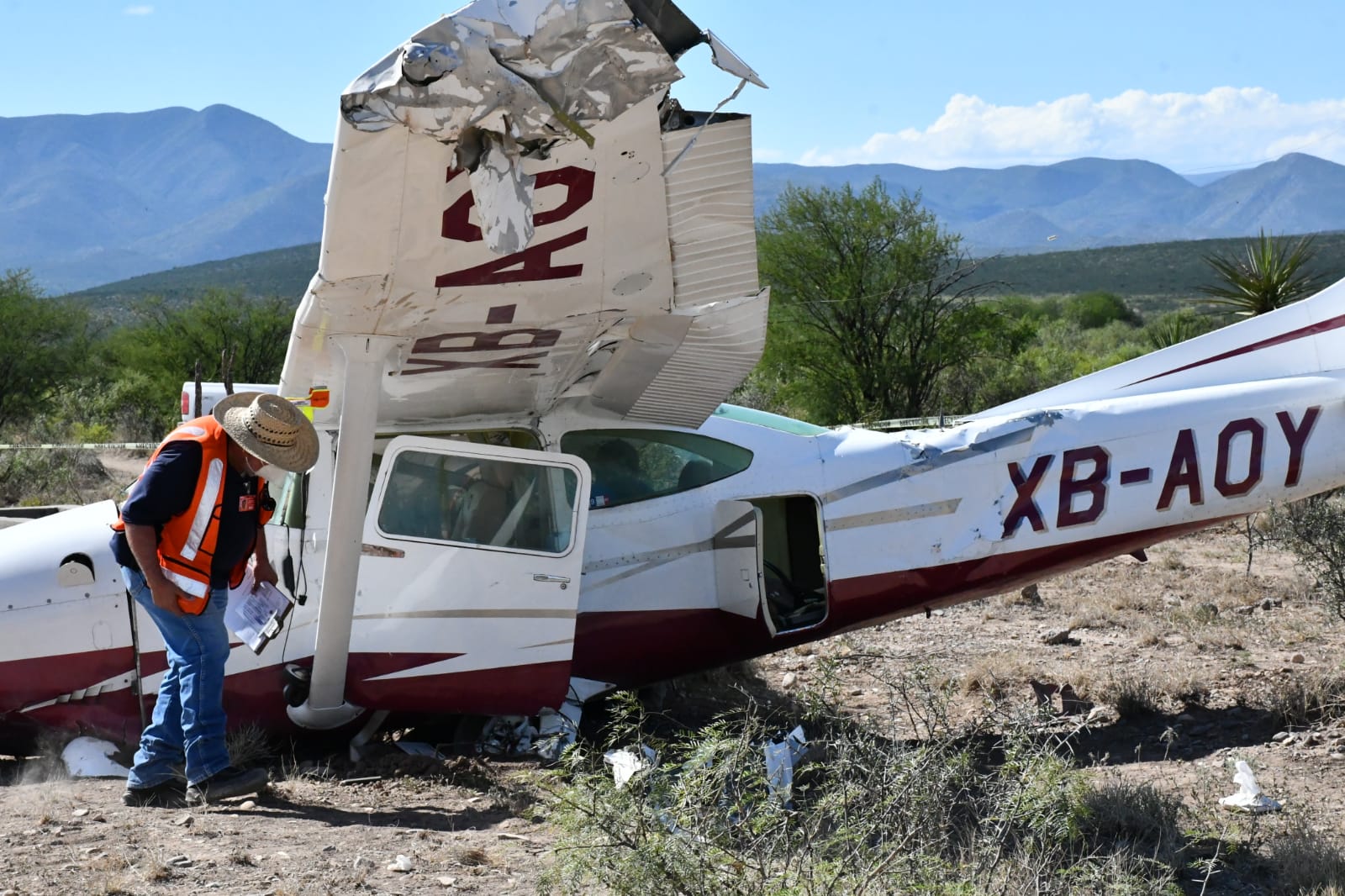 Libran sin lesiones aterrizaje de emergencia en paraje rural