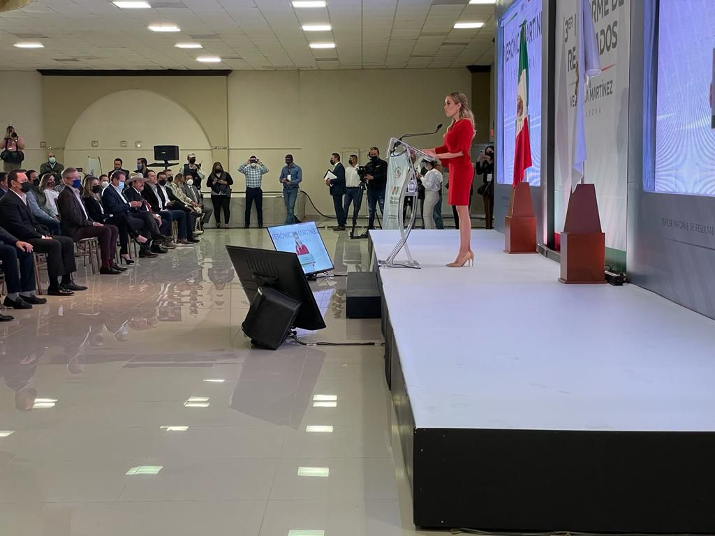 Rinde Verónica Martínez tercer informe como Senadora