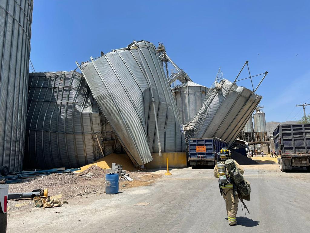 Colapsan silos; hay una persona atrapada