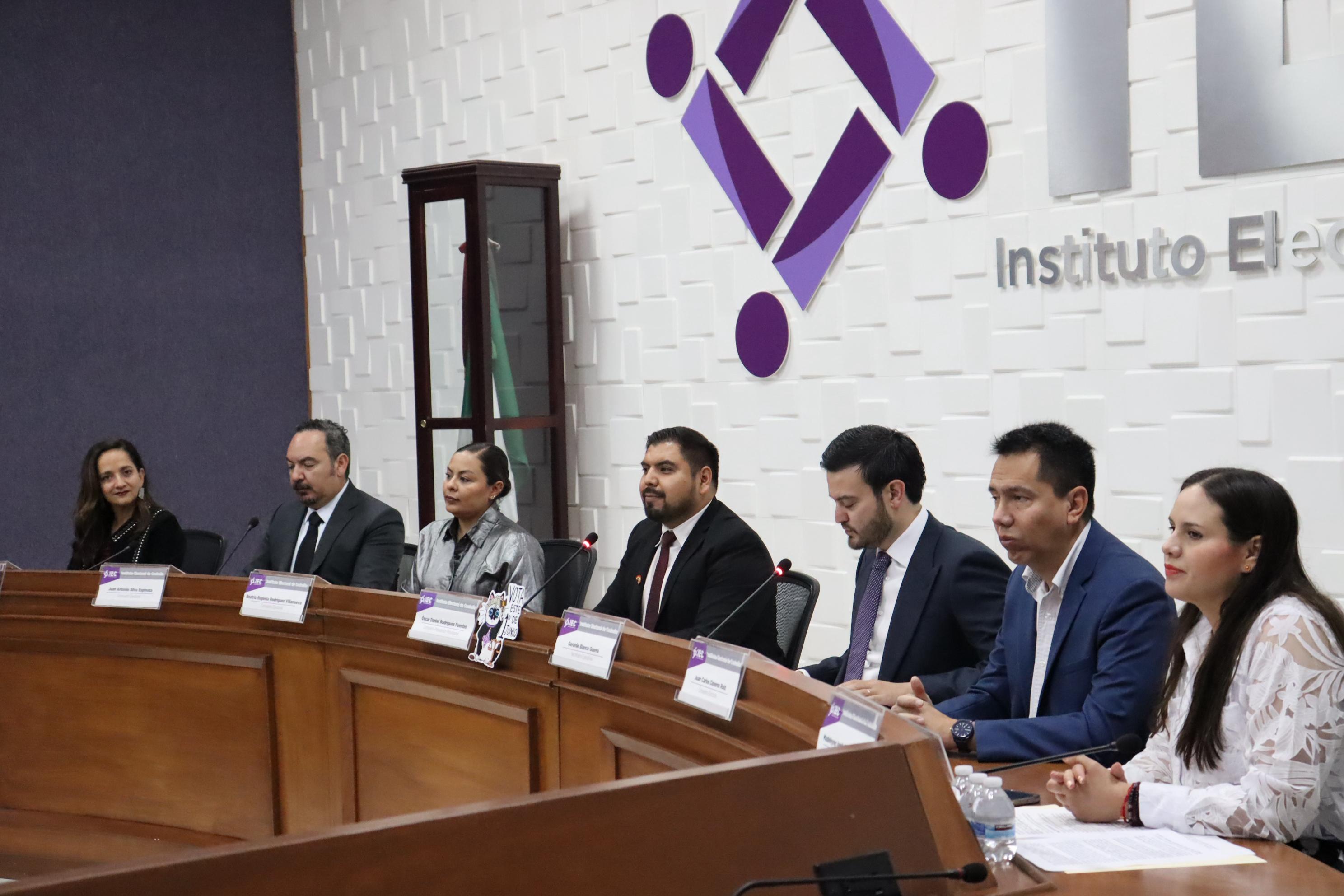 Autoridad electoral en sesión permanente