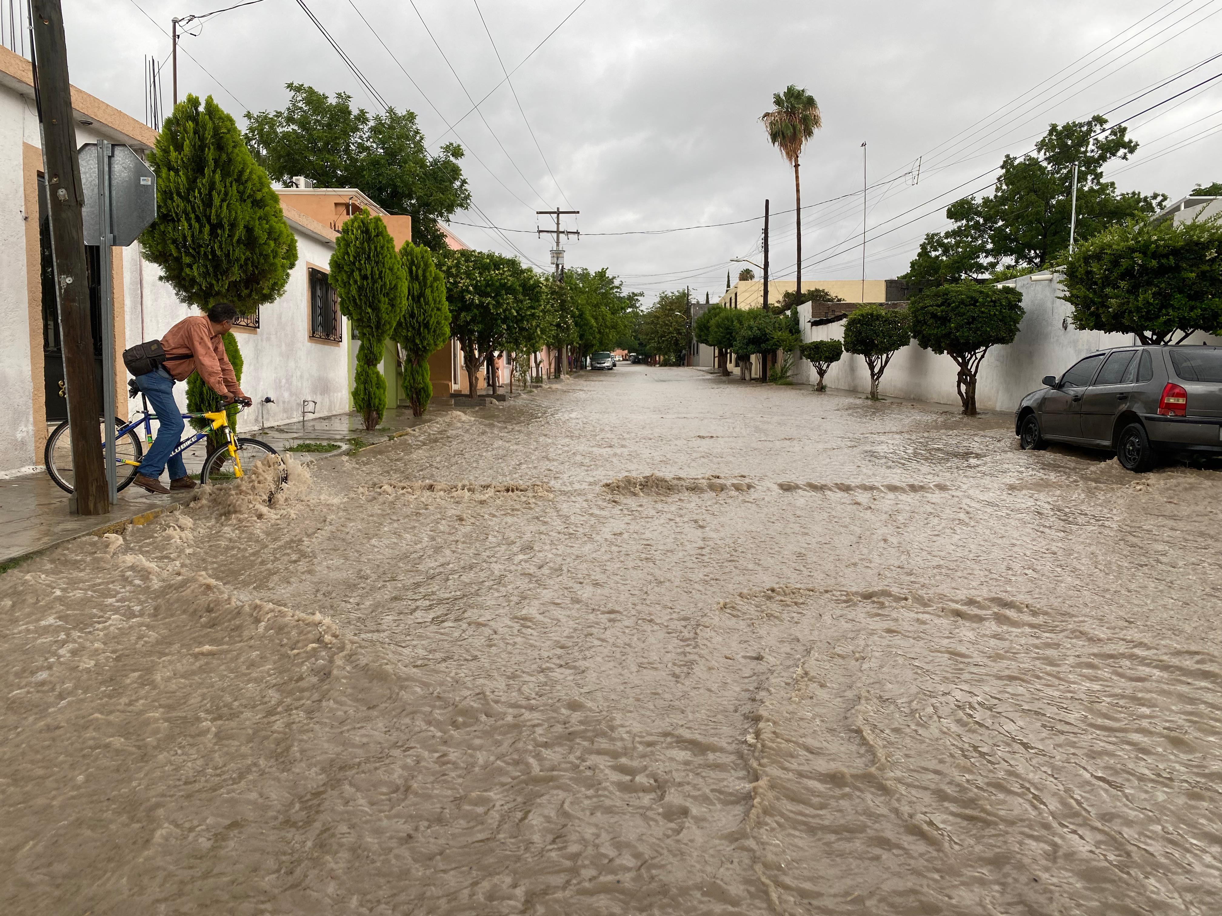 Afectan lluvias en la sierra a la parte baja de Parras