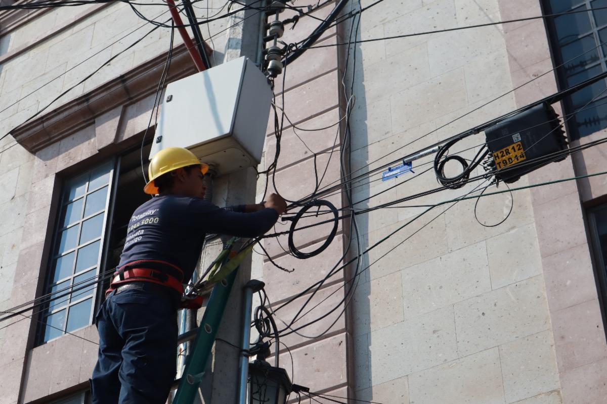 Continúa eliminación de cableado en desuso 