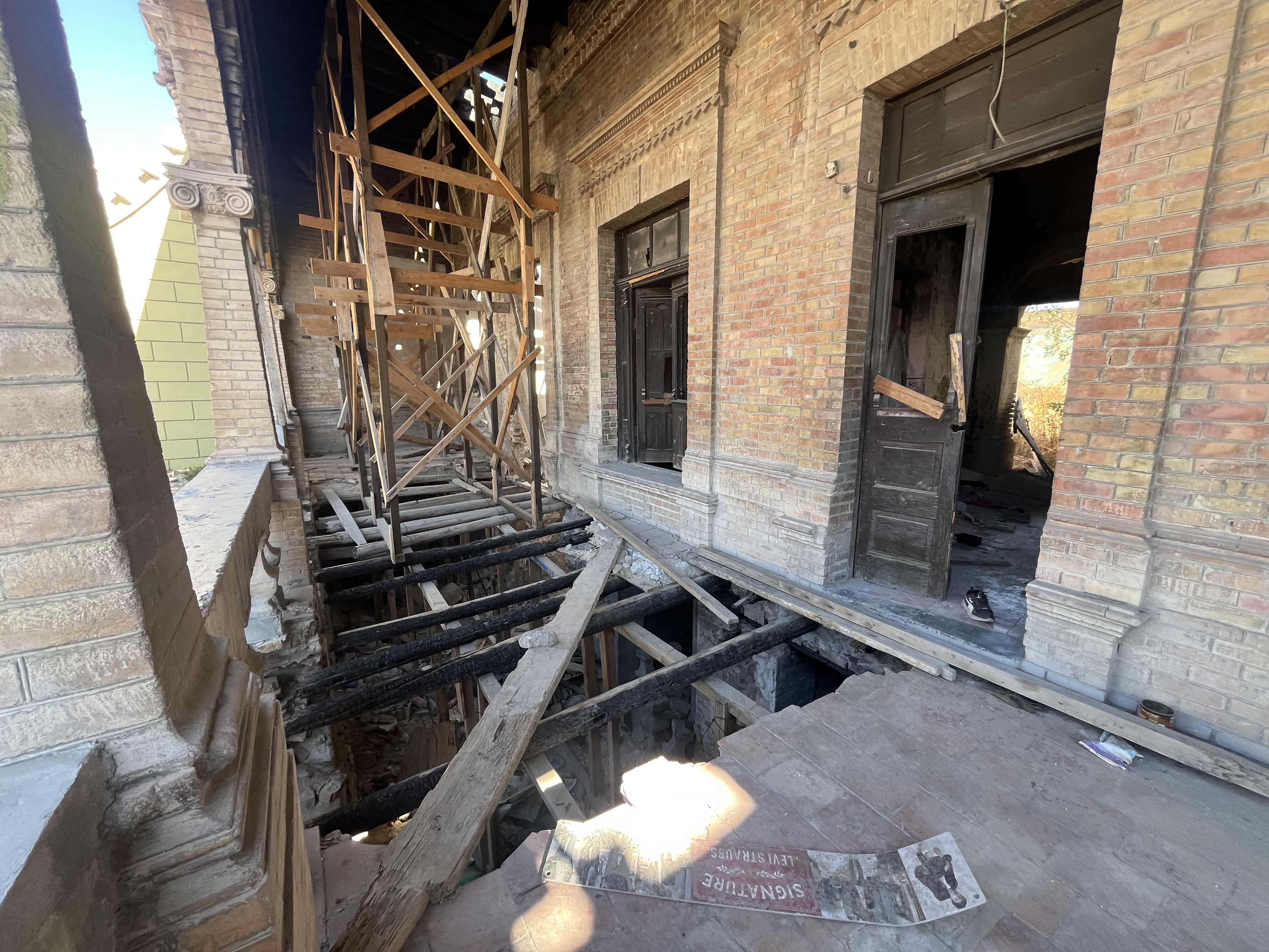 En riesgo de colapso casona centenaria del Centro Histórico de Saltillo