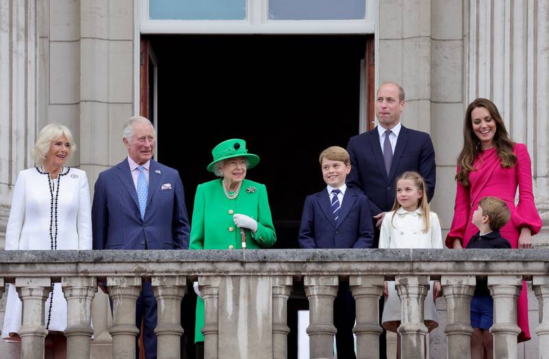 Recuerda UNAM a Isabel II y su ‘deber divino’ de reinar