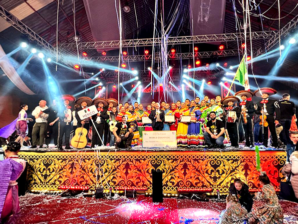 Arrasa Ballet Folklórico de la UAdeC con título mundial en Brasil