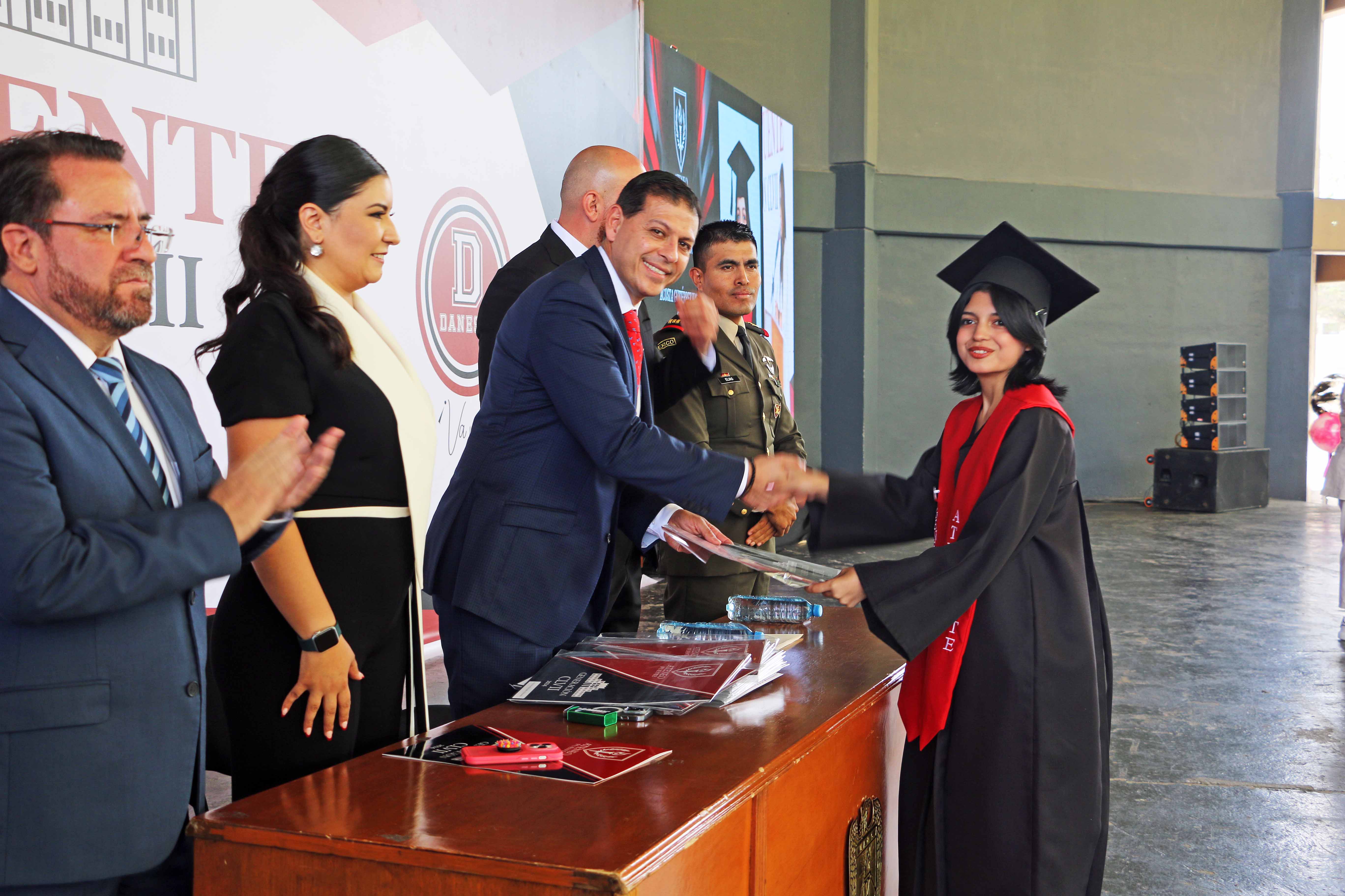 Gradúa Ateneo Fuente a la generación 157 de bachilleres