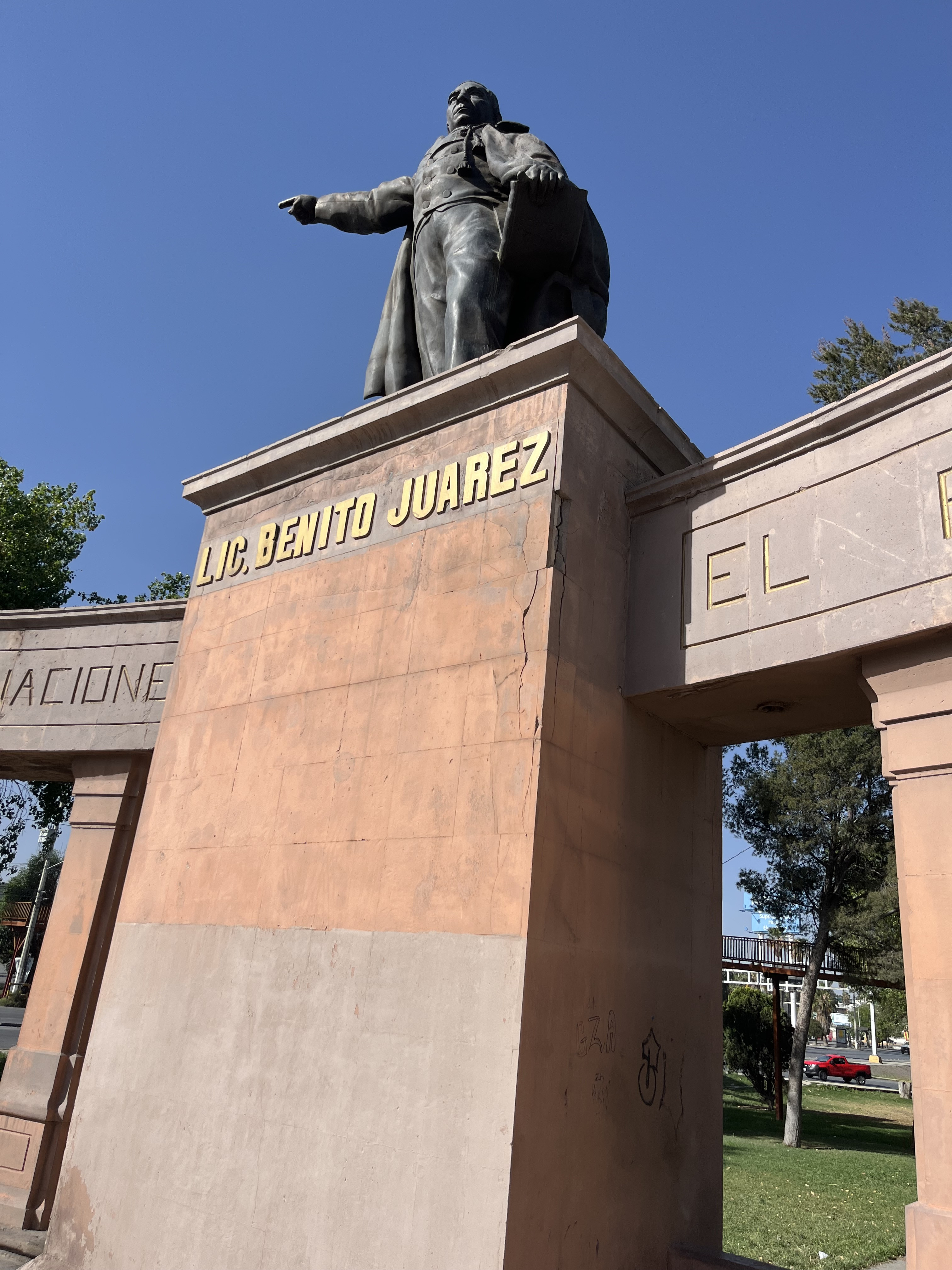 Celebrarán a Juárez en un hemiciclo abandonado