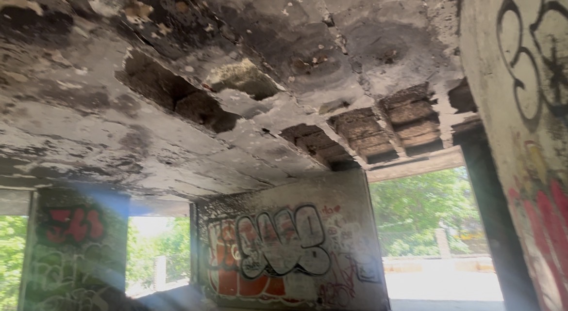 Mantienen autoridades zona de riesgo en casona del Parque Paraíso