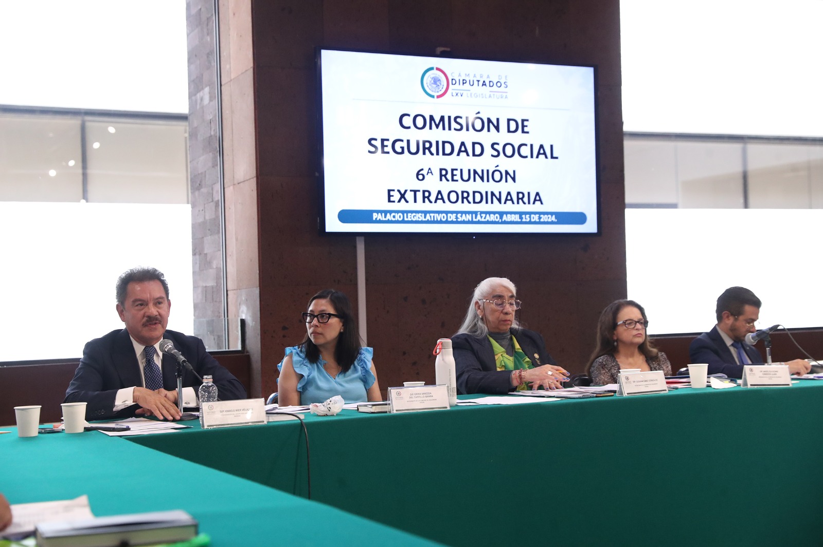 Aprueban dictamen que crea el Fondo de Pensiones para el Bienestar