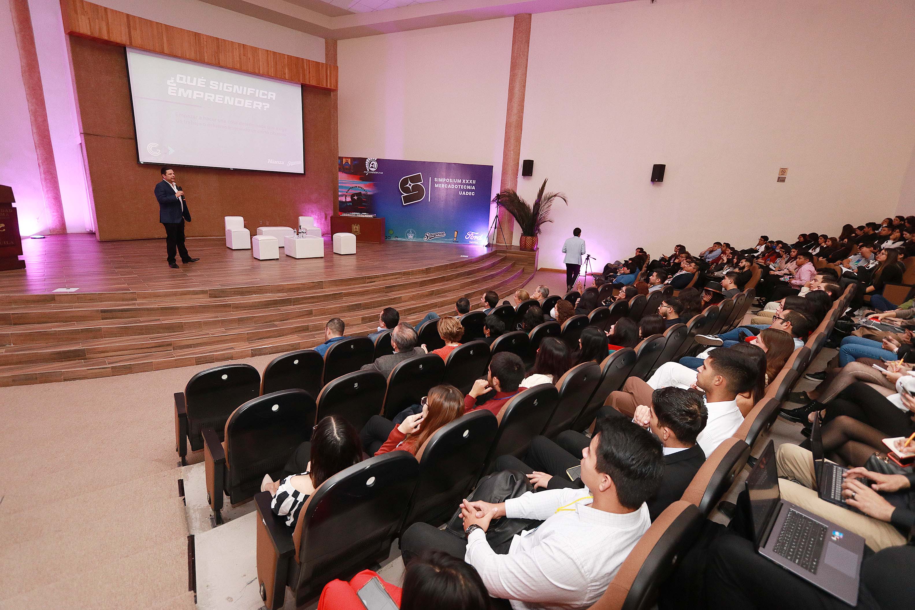 Impulsa Facultad de Mercadotecnia de la UAdeC su Simposium 32