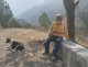 Convierte hermitaño su casa en mirador de la Sierra de Santiago