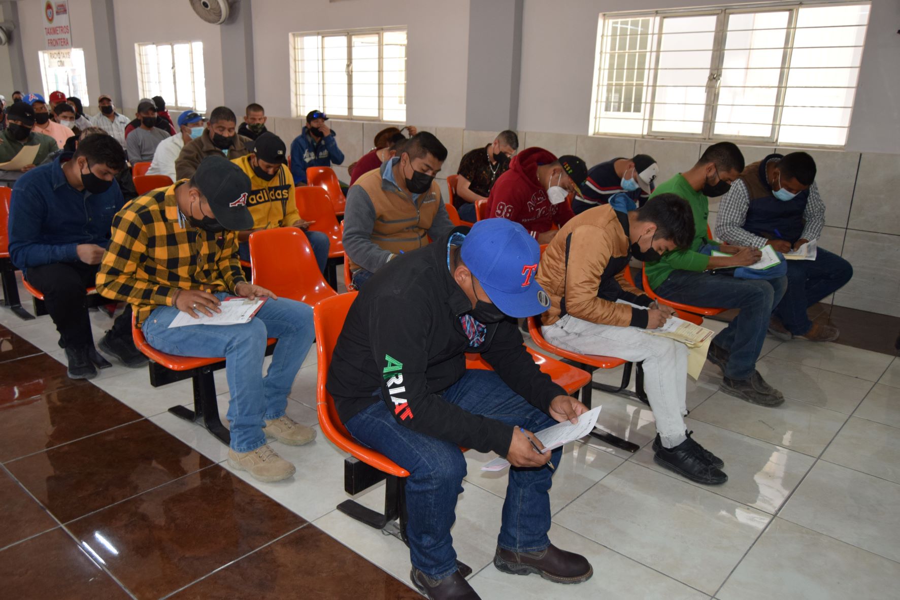 Reprueban examen auditivo, en su mayoría, jóvenes