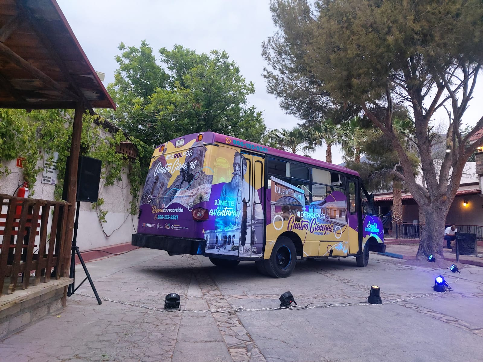 Estrena Cuatro Ciénegas recorrido turístico en un autobús