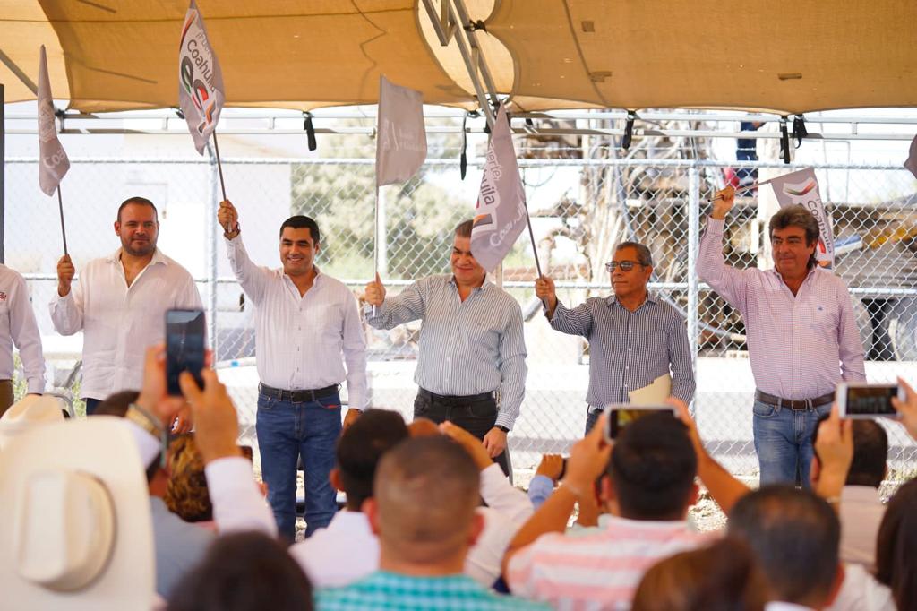 El Gobernador dio el banderazo del inicio de obras para la perforación del pozo 