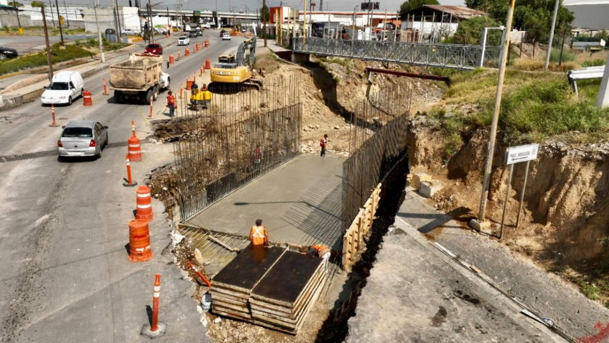 Inicia cierre de vado en Otilio González por obras viales