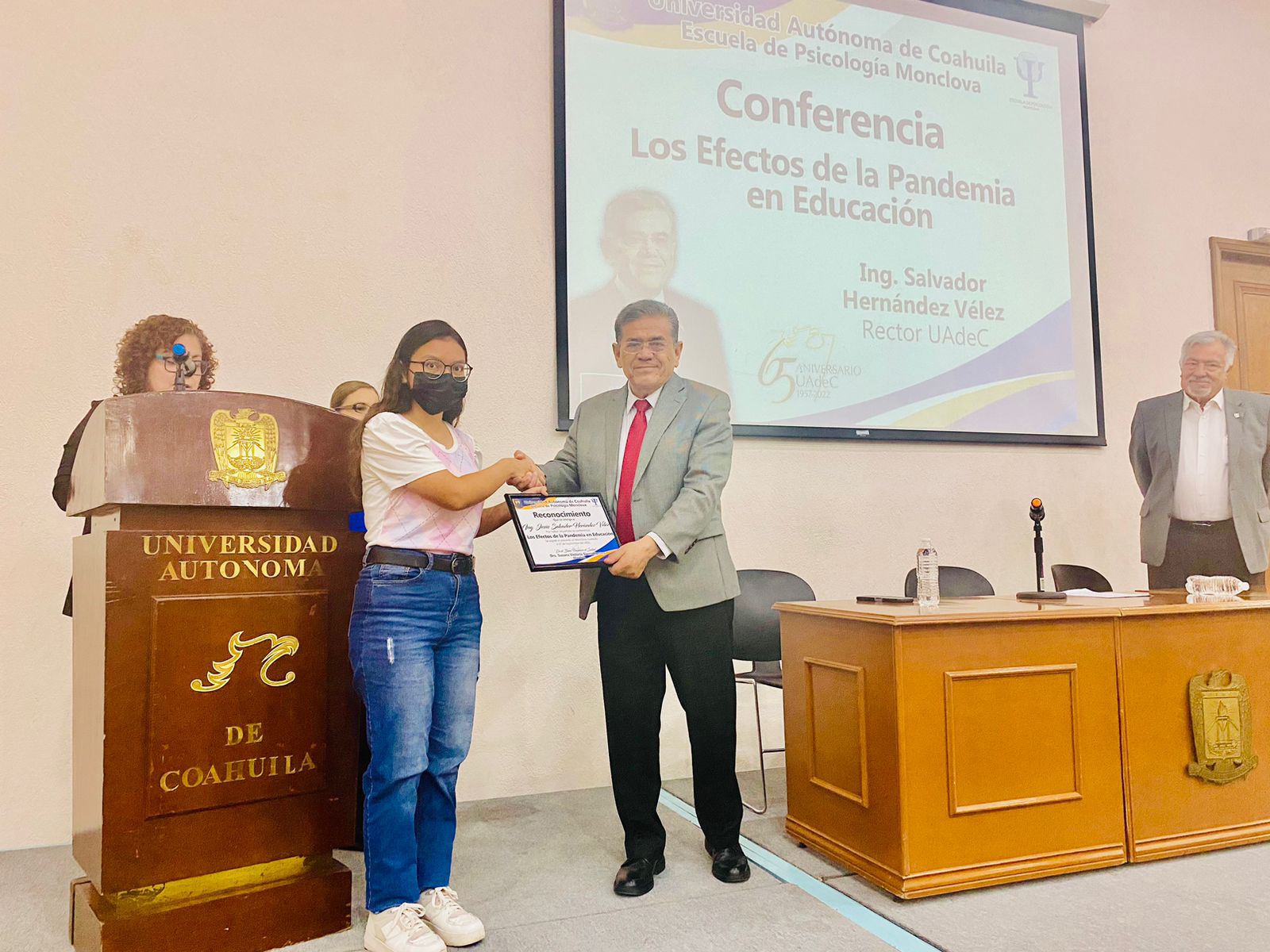 Imparte Rector de la UAdeC conferencia en Monclova