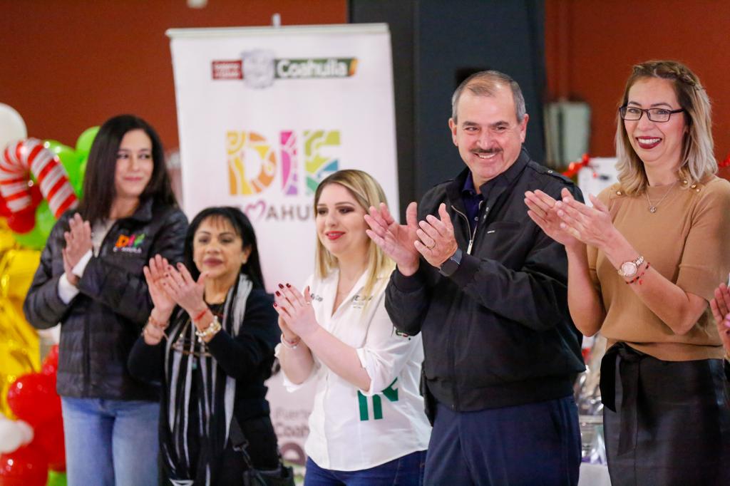 Festeja DIF Coahuila a beneficiarios del CIISAM con posada